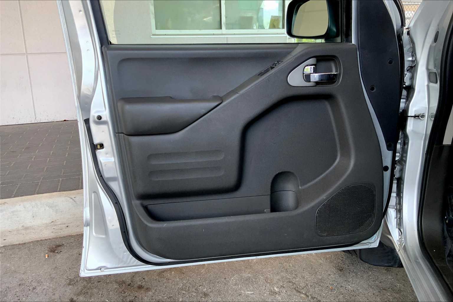 2017 Nissan Frontier SV photo 19