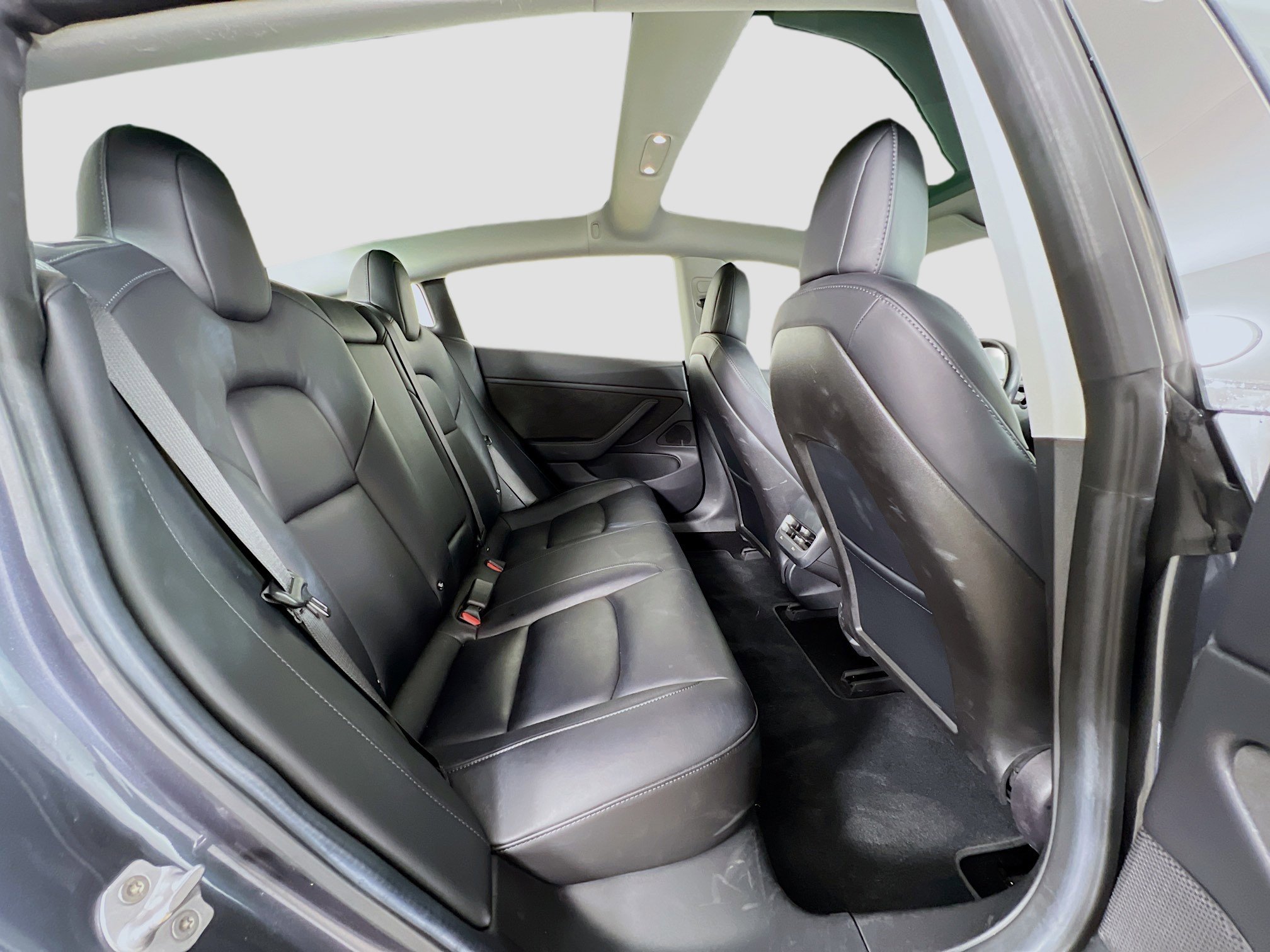 2018 Tesla Model 3 Long Range photo 23