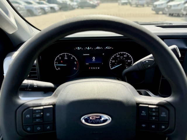 2025 Ford F-350 XL photo 2