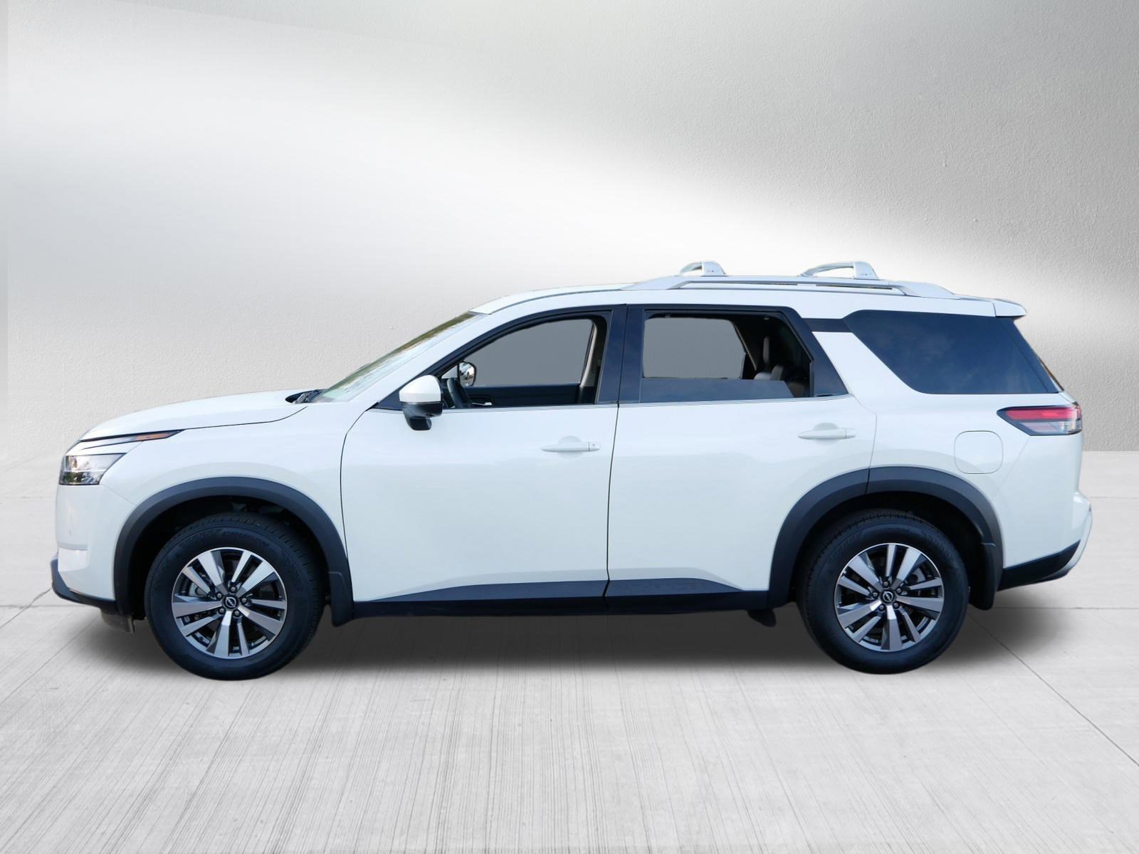 2024 Nissan Pathfinder SL photo 4