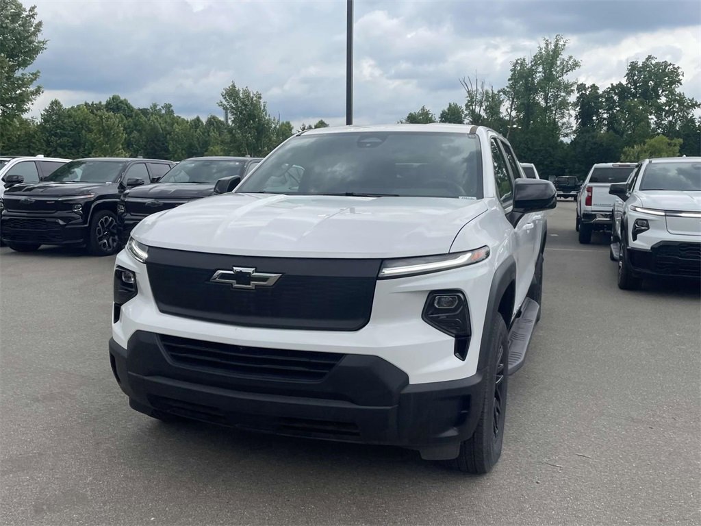 2024 Chevrolet Silverado EV Work Truck photo 3