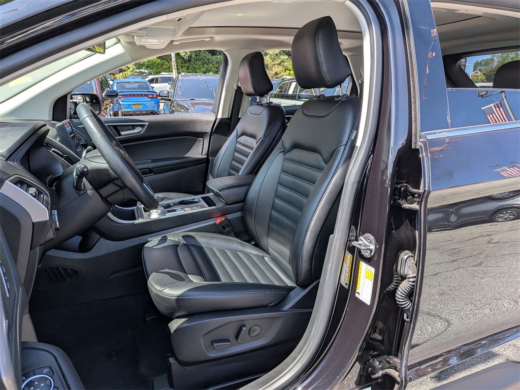 2022 Ford Edge SEL photo 21