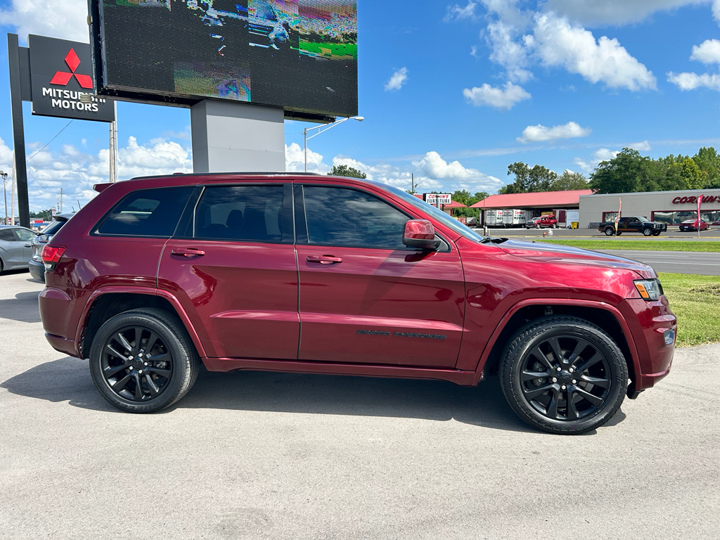 2019 Jeep Grand Cherokee Altitude photo 3