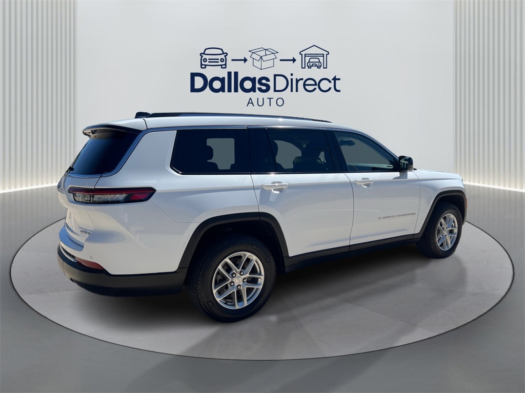 2022 Jeep Grand Cherokee Laredo photo 4