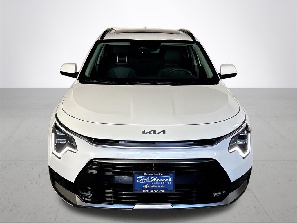 2025 Kia Niro SX Touring photo 3