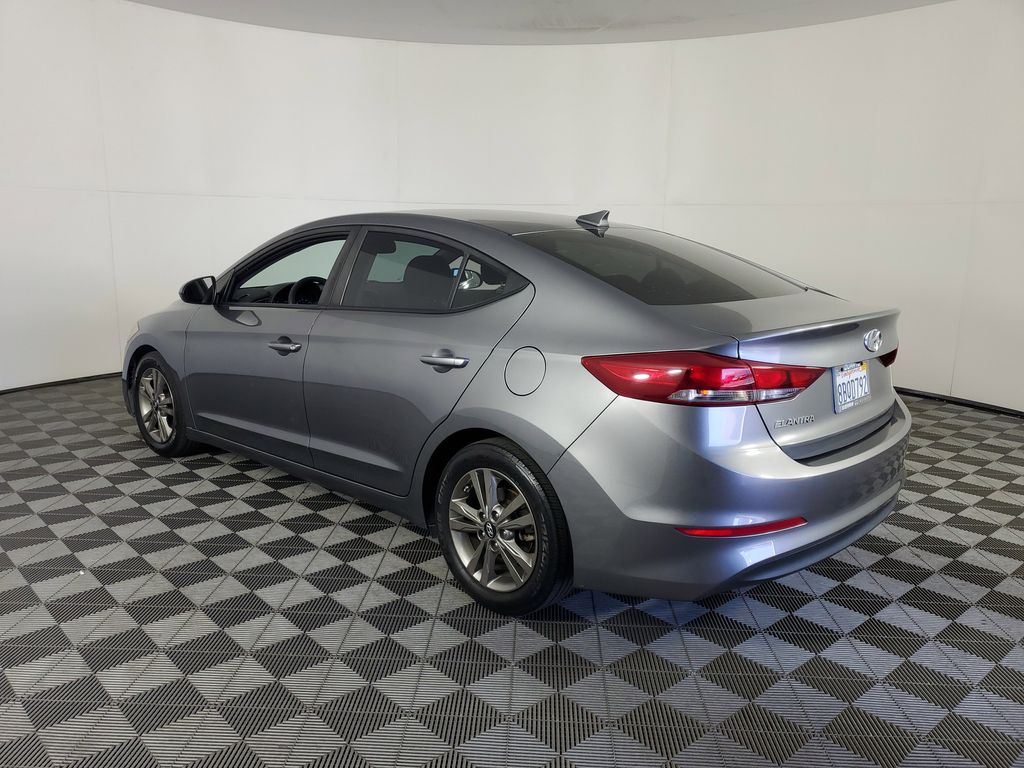 2018 Hyundai Elantra SEL photo 6