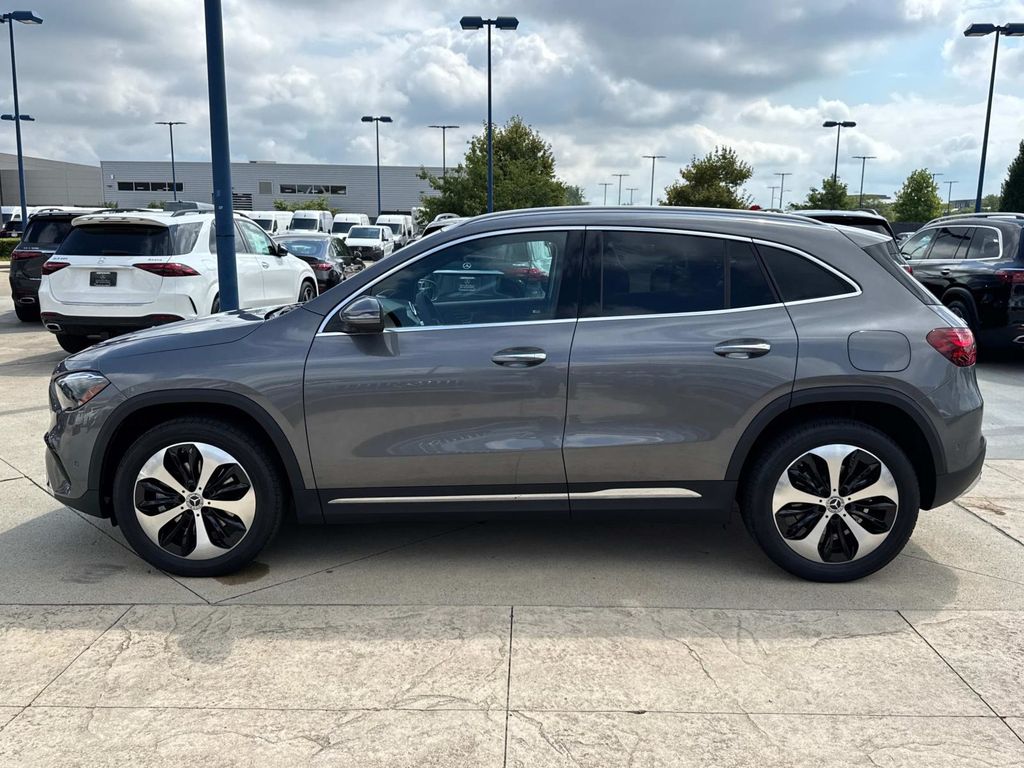 2026 Mercedes Benz GLA 250 4MATIC photo 4