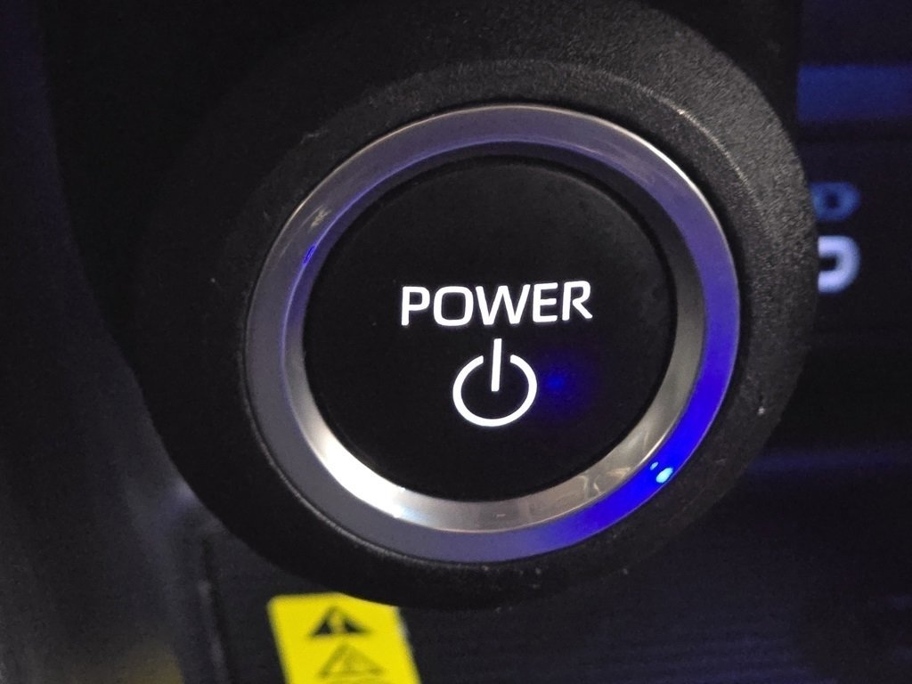 2023 Toyota Venza LE photo 4