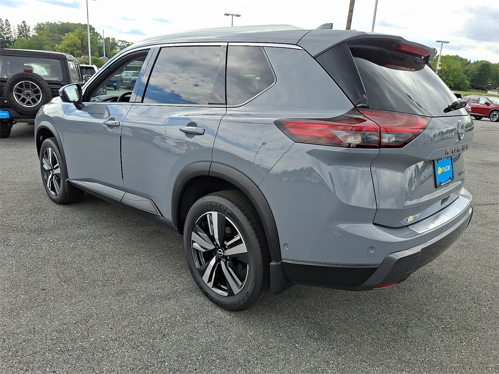 2025 Nissan Rogue SL photo 3