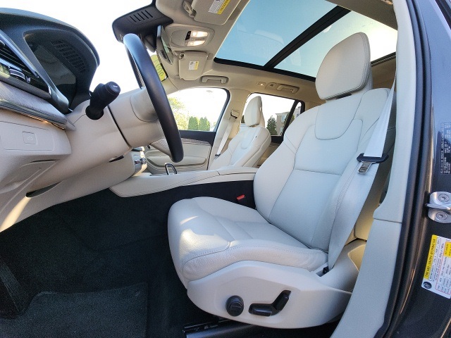 2024 Volvo XC90 Plus photo 14