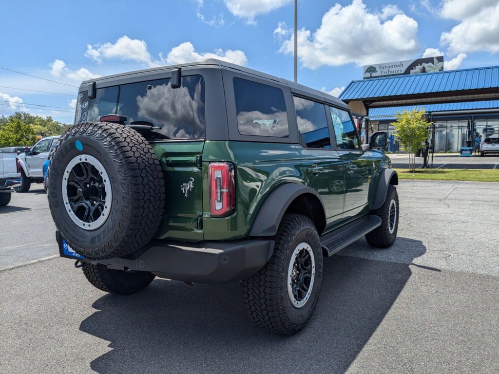 2025 Ford Bronco Outer Banks photo 3