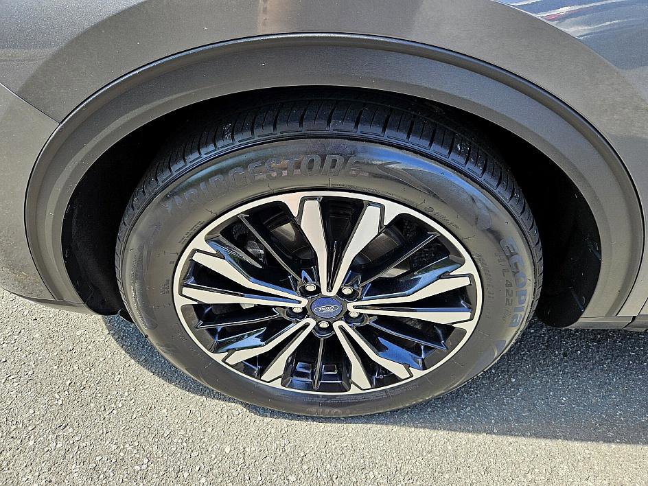 2021 Ford Escape SE photo 18