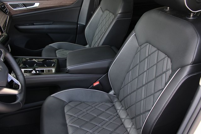 2024 Volkswagen Atlas SEL Premium R-Line photo 18