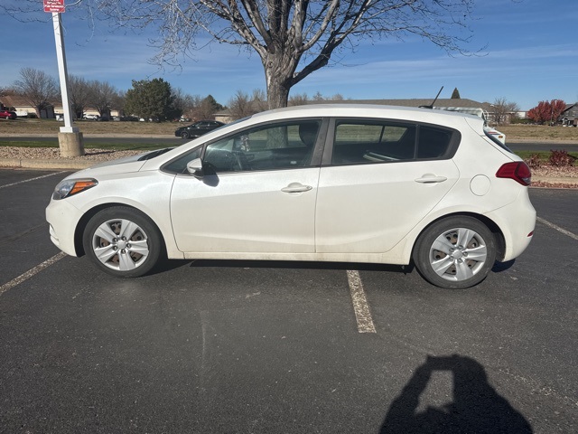 2016 Kia Forte LX photo 3