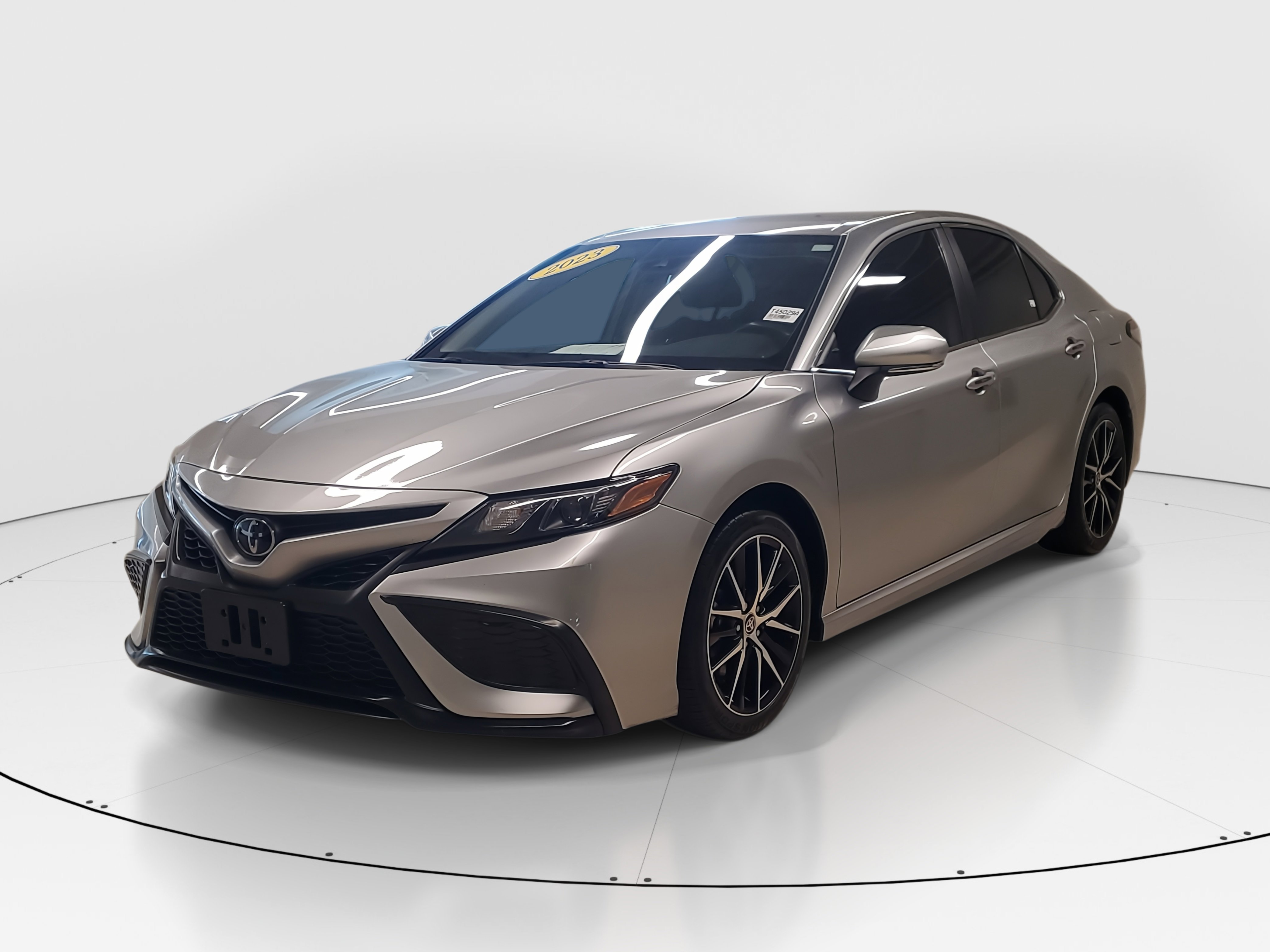 2023 Toyota Camry SE photo 4