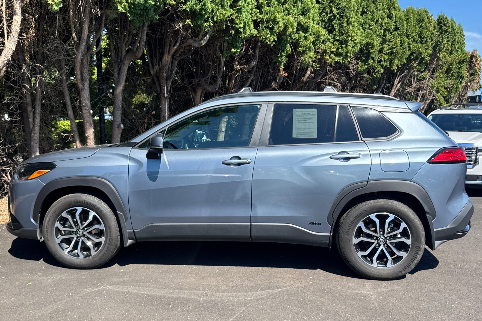 2024 Toyota Corolla Cross Hybrid SE photo 7