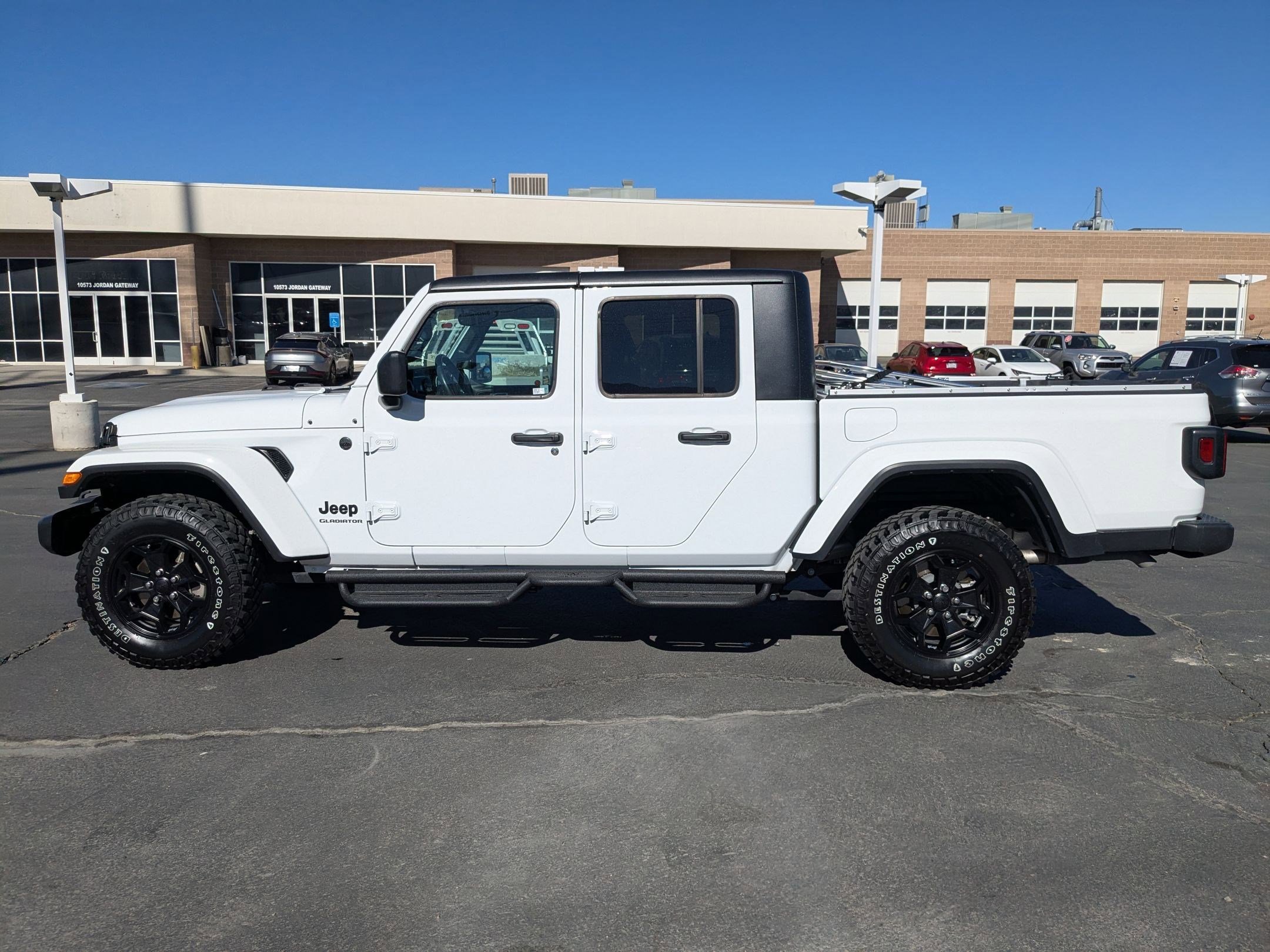2022 Jeep Gladiator Willys photo 2