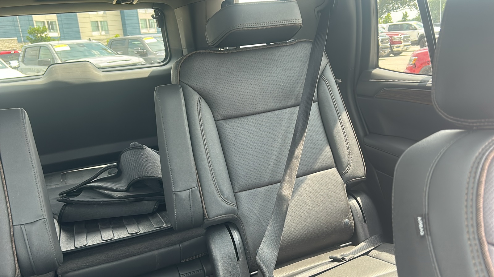 2022 Chevrolet Tahoe High Country photo 32