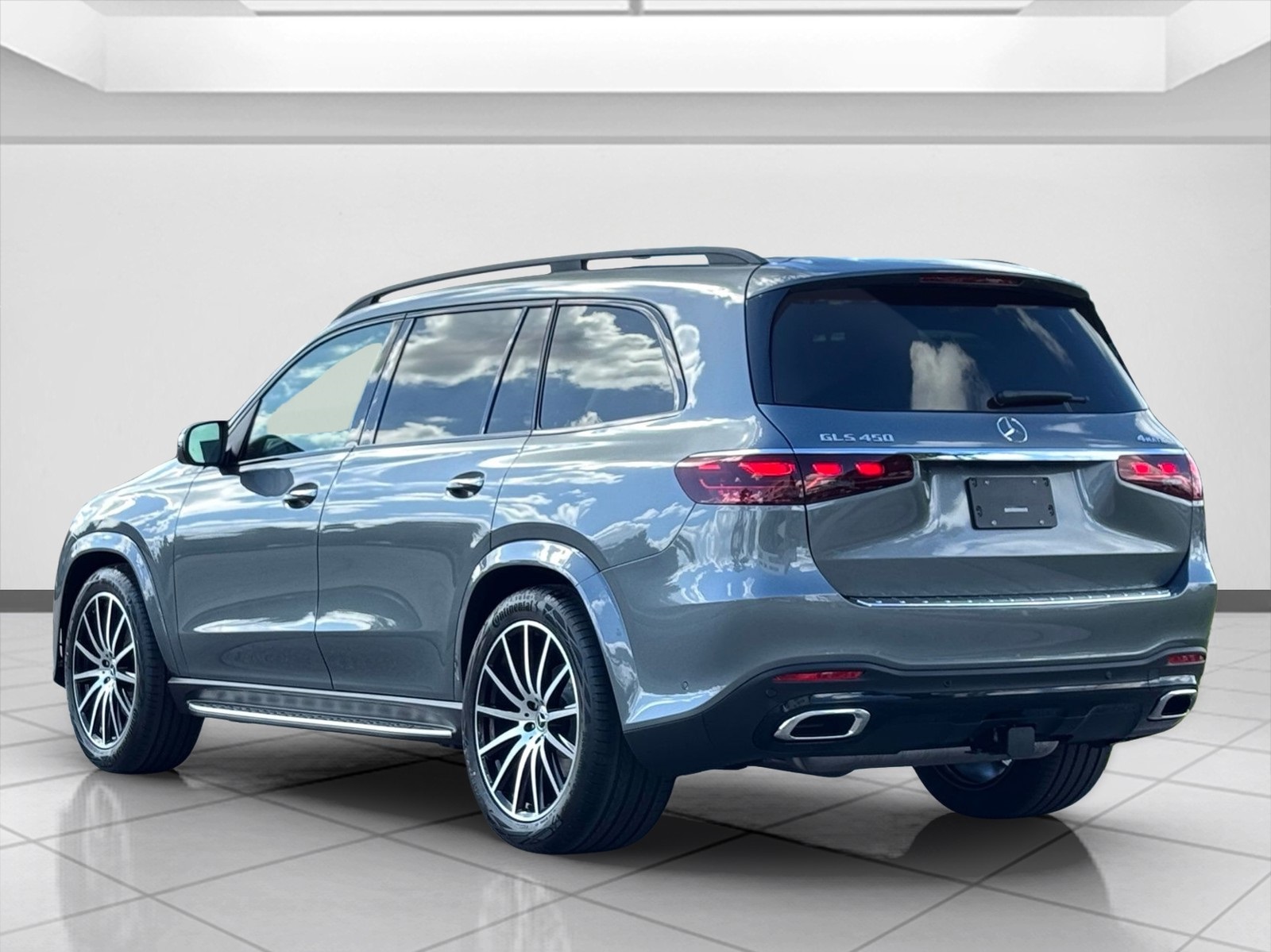 2026 Mercedes Benz GLS 450 4MATIC photo 4