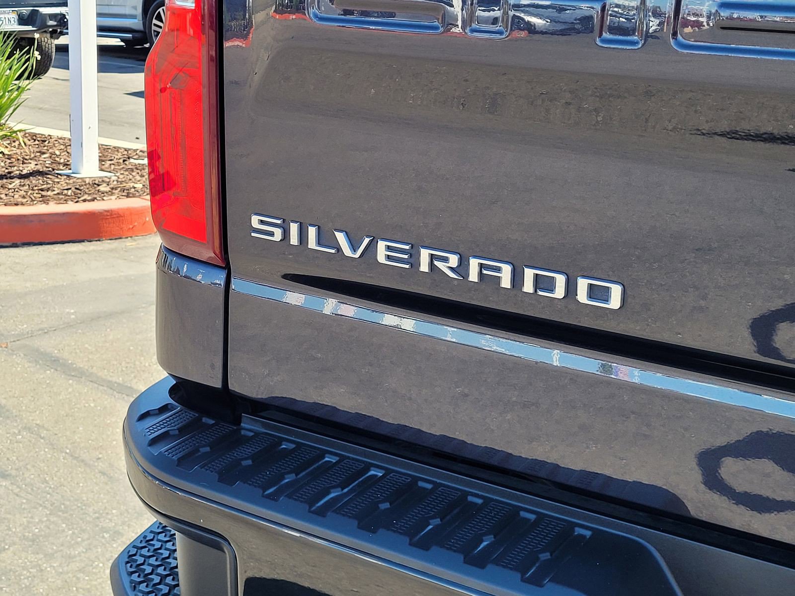 2022 Chevrolet Silverado 1500 LT Trail Boss photo 6