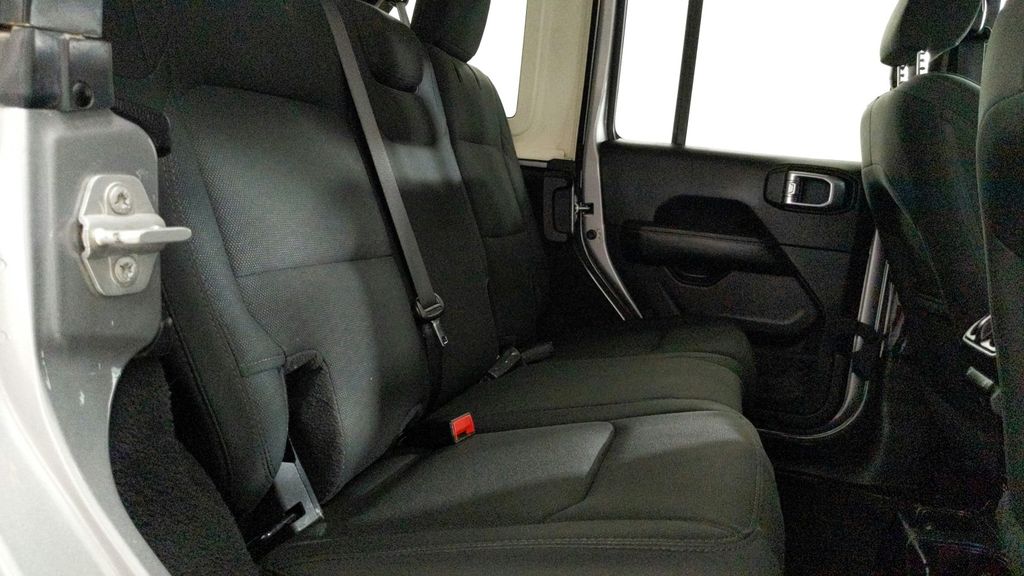 Used 2020 Silver Jeep Unlimited Sahara image 30