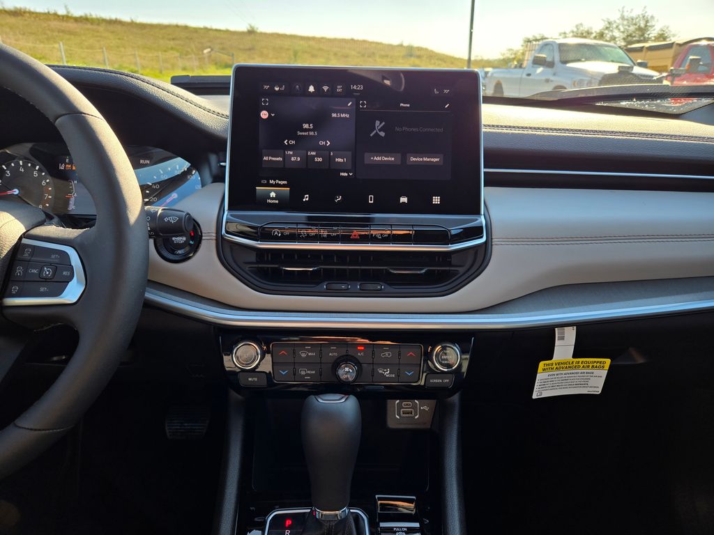 2026 Jeep Compass Limited photo 17