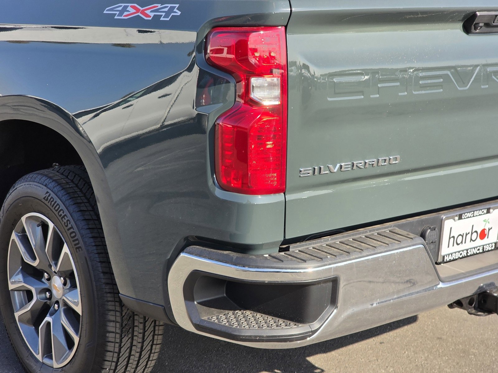 2025 Chevrolet Silverado LT photo 11