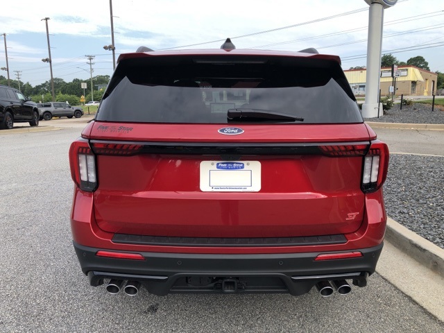 2025 Ford Explorer ST photo 3