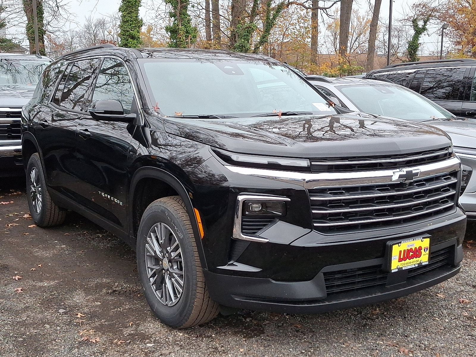 2026 Chevrolet Traverse photo 2