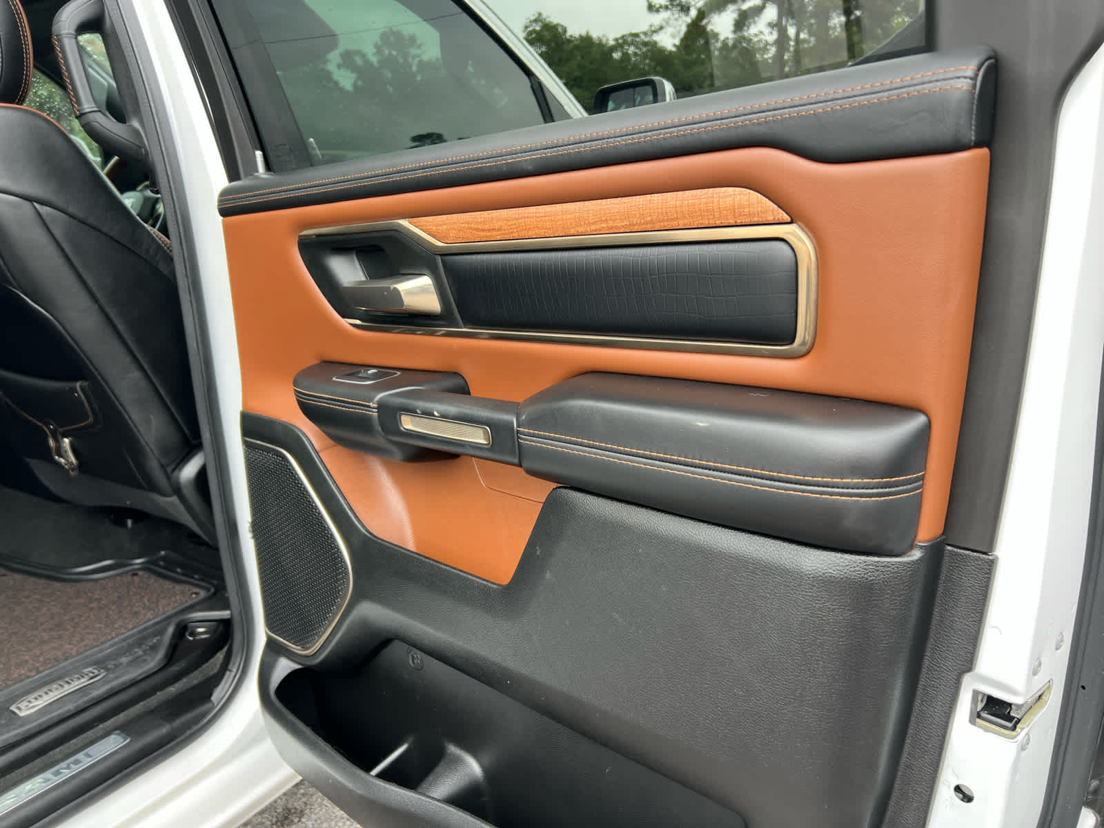 2022 Ram 1500 Longhorn photo 14