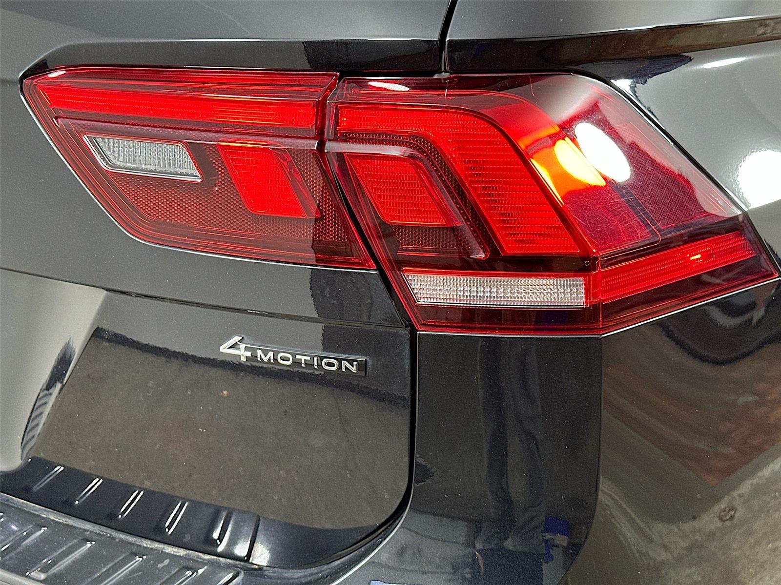 2023 Volkswagen Tiguan SE R-Line Black photo 31