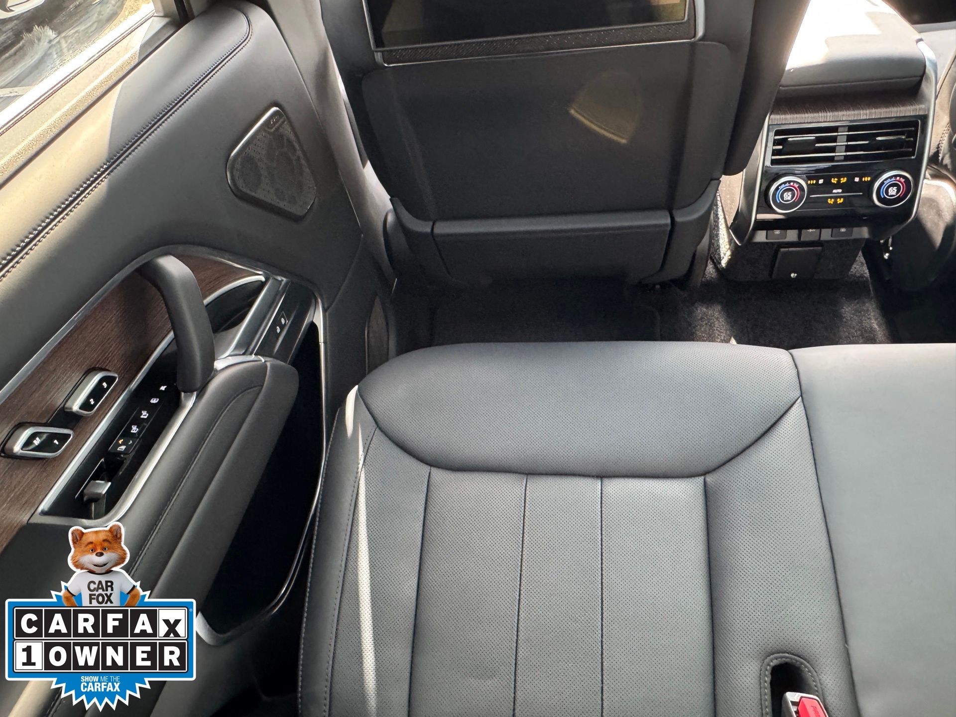 2025 Land Rover Range Rover Autobiography photo 17