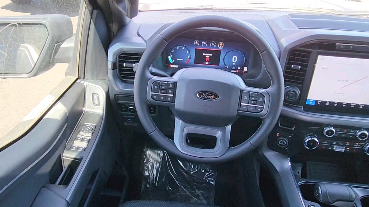 2025 Ford F-150 XLT photo 13