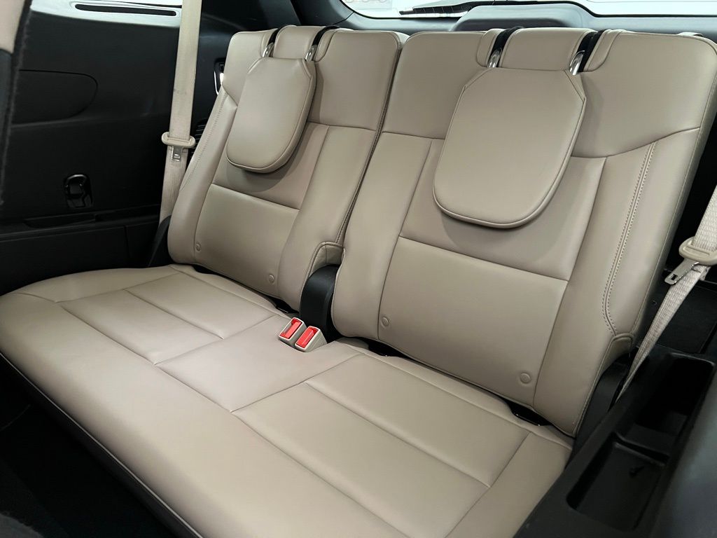 2023 Ford Explorer XLT photo 23