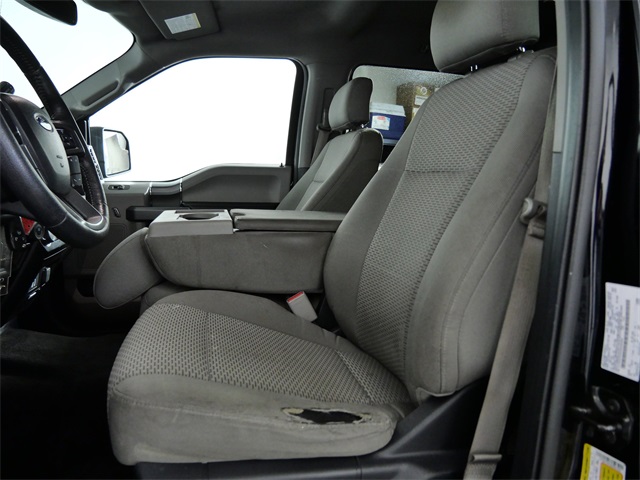 2016 Ford F-150 XLT photo 17