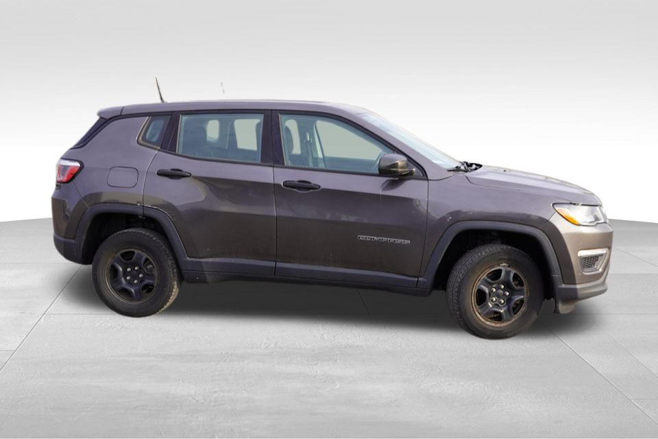 Used 2018 Jeep Compass Sport with VIN 3C4NJDAB8JT180908 for sale in New Prague, MN