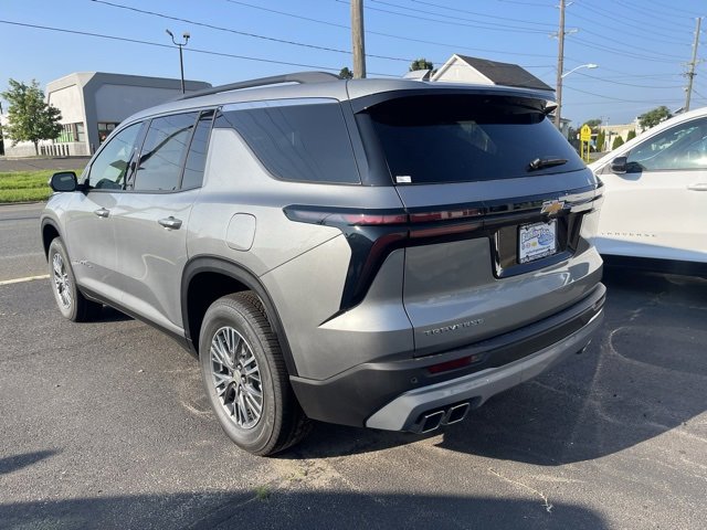 2025 Chevrolet Traverse photo 4