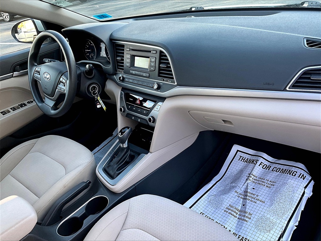 2017 Hyundai Elantra SE photo 14