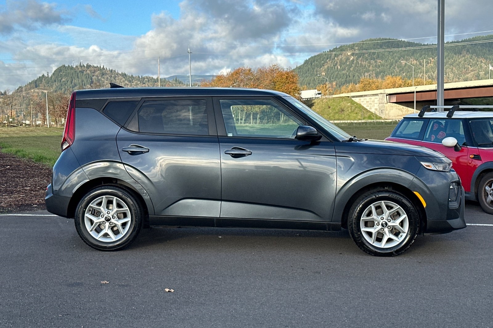 2020 Kia Soul S photo 2