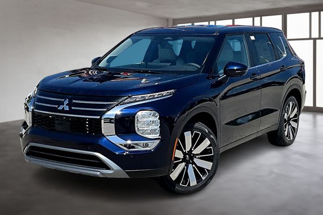 2025 Mitsubishi Outlander SE photo 2