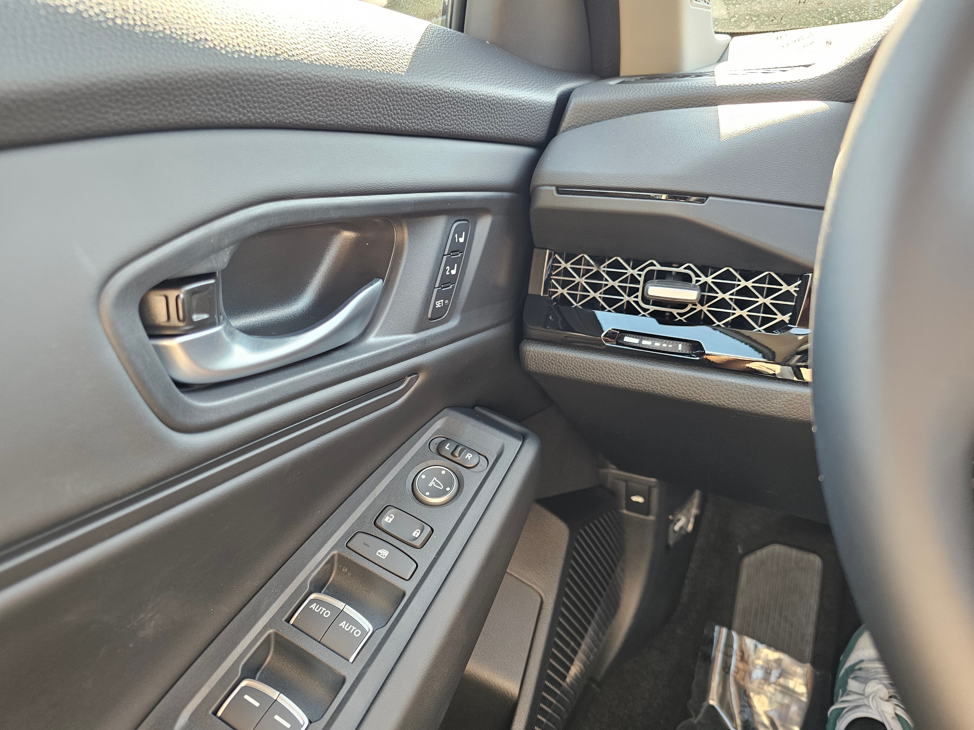 2025 Honda Accord Hybrid EX-L photo 15