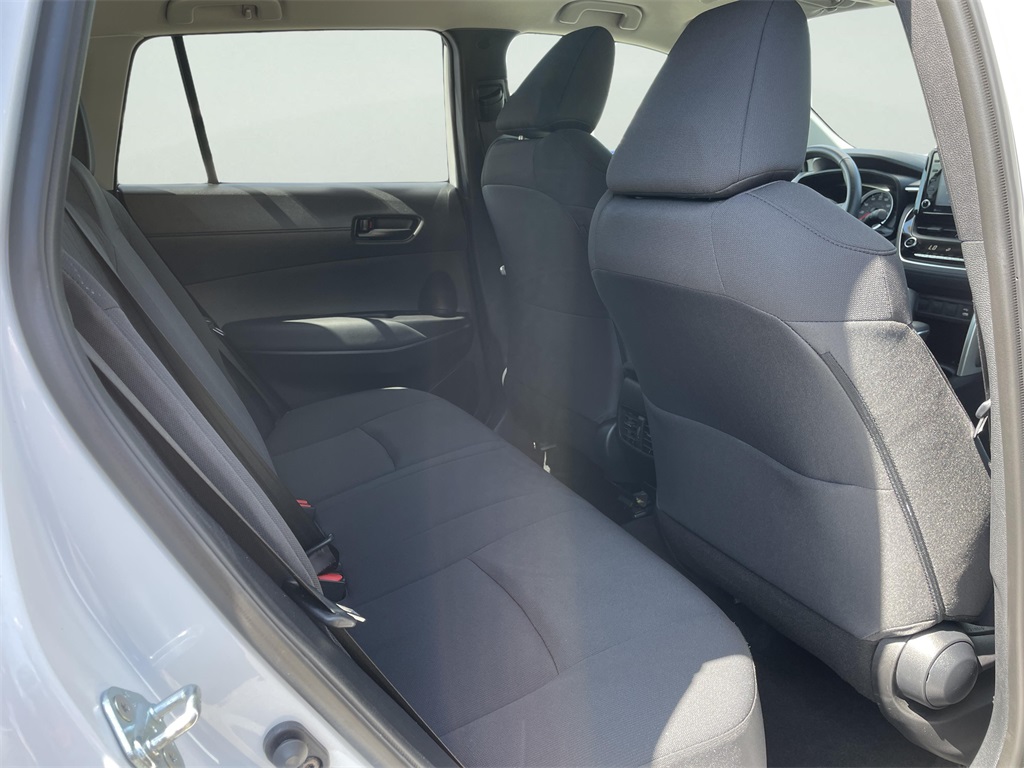 2022 Toyota Corolla Cross LE photo 16