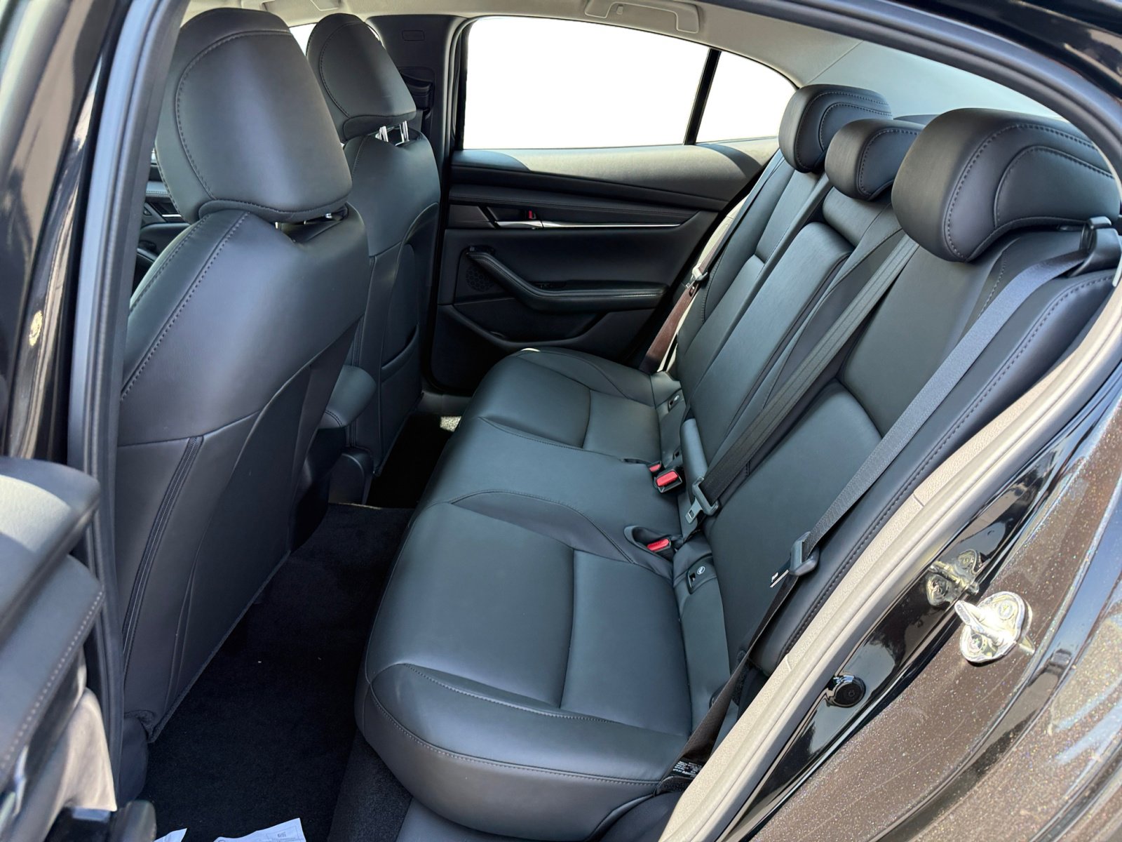 2025 Mazda Mazda3 2.5 s Preferred photo 16