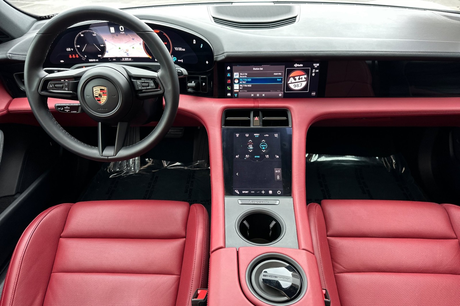 2023 Porsche Taycan photo 7