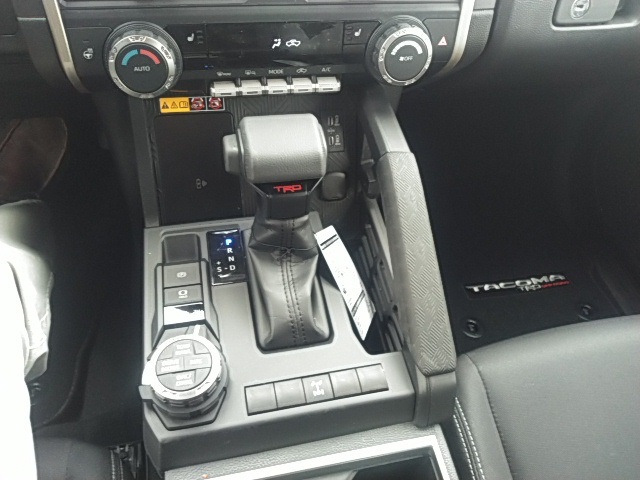 2025 Toyota Tacoma photo 4