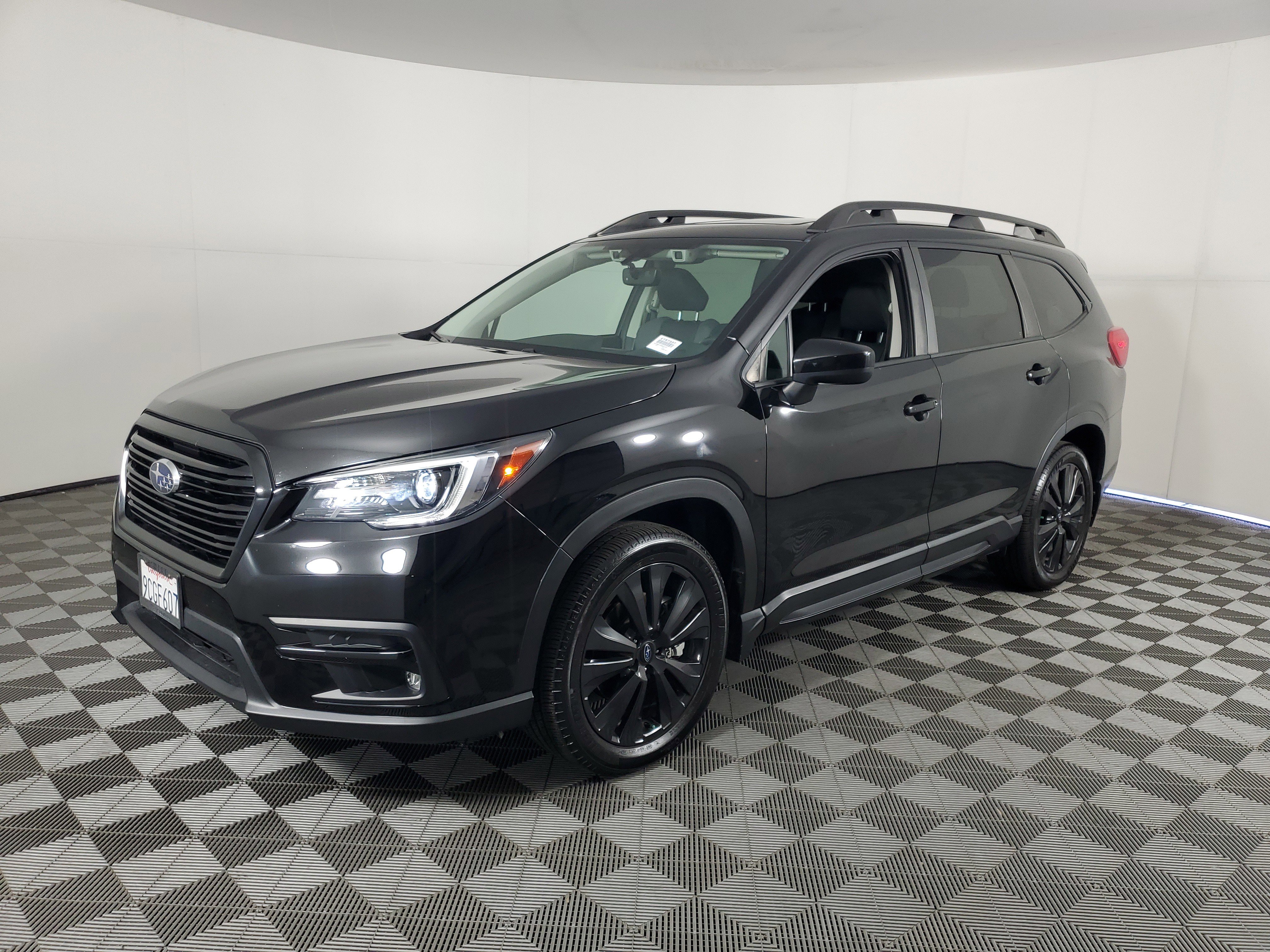 Used 2022 Crystal Black Silica Subaru Onyx Edition image 8