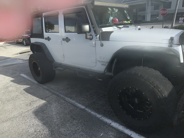 2017 Jeep Wrangler Unlimited Sahara photo 2