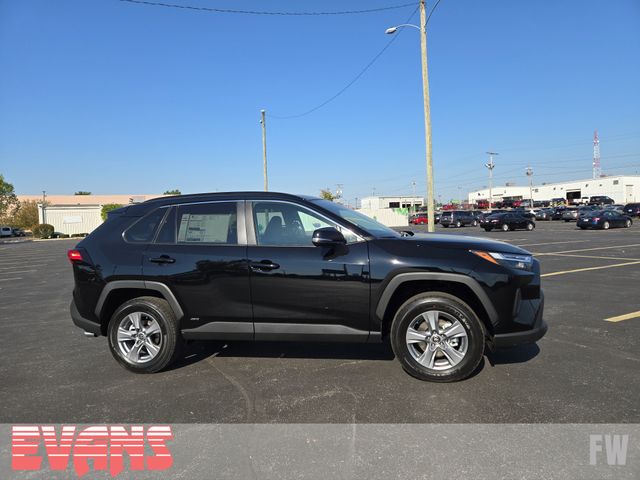 2025 Toyota RAV4 Hybrid XLE photo 2