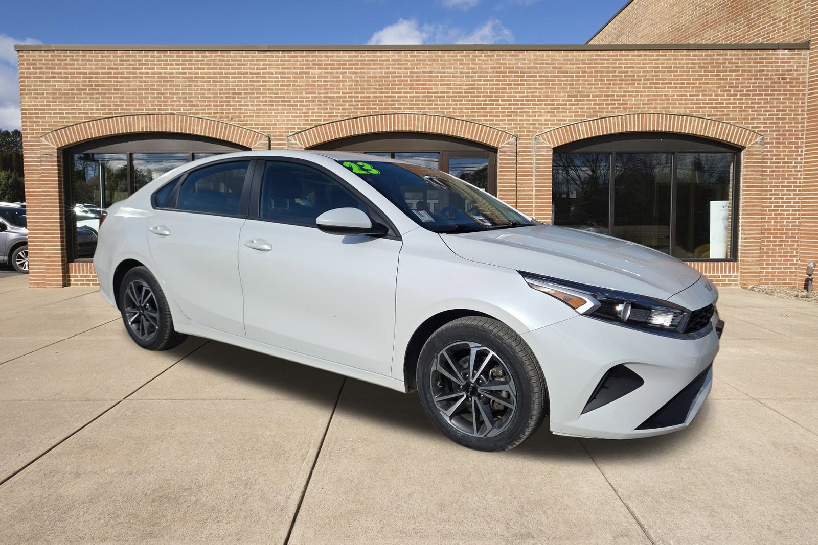 2023 Kia Forte LXS's photo