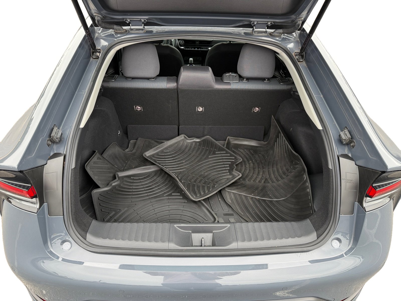 2023 Toyota Prius LE photo 17